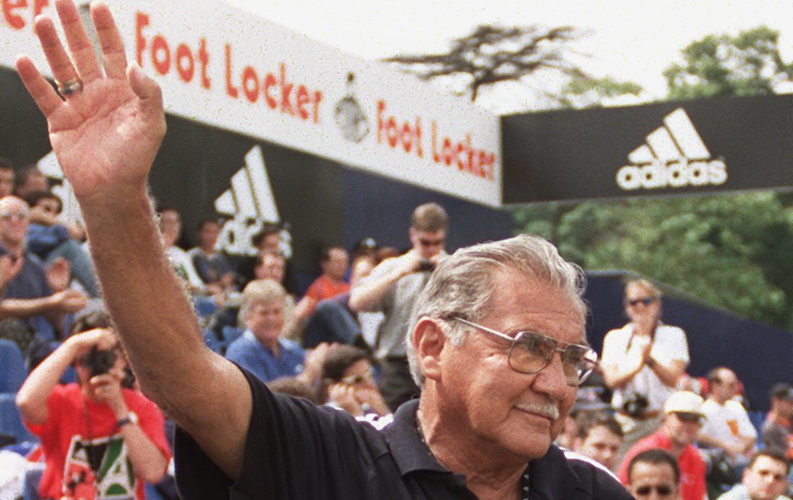 Легенда футболу та рекордсмен. Помер відомий воротар Антоніо Карбахаль (фото)